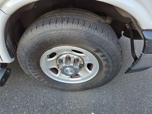 Used 2019 Chevrolet Express 3500 LT w/ LT Preferred Equipment Group image 14