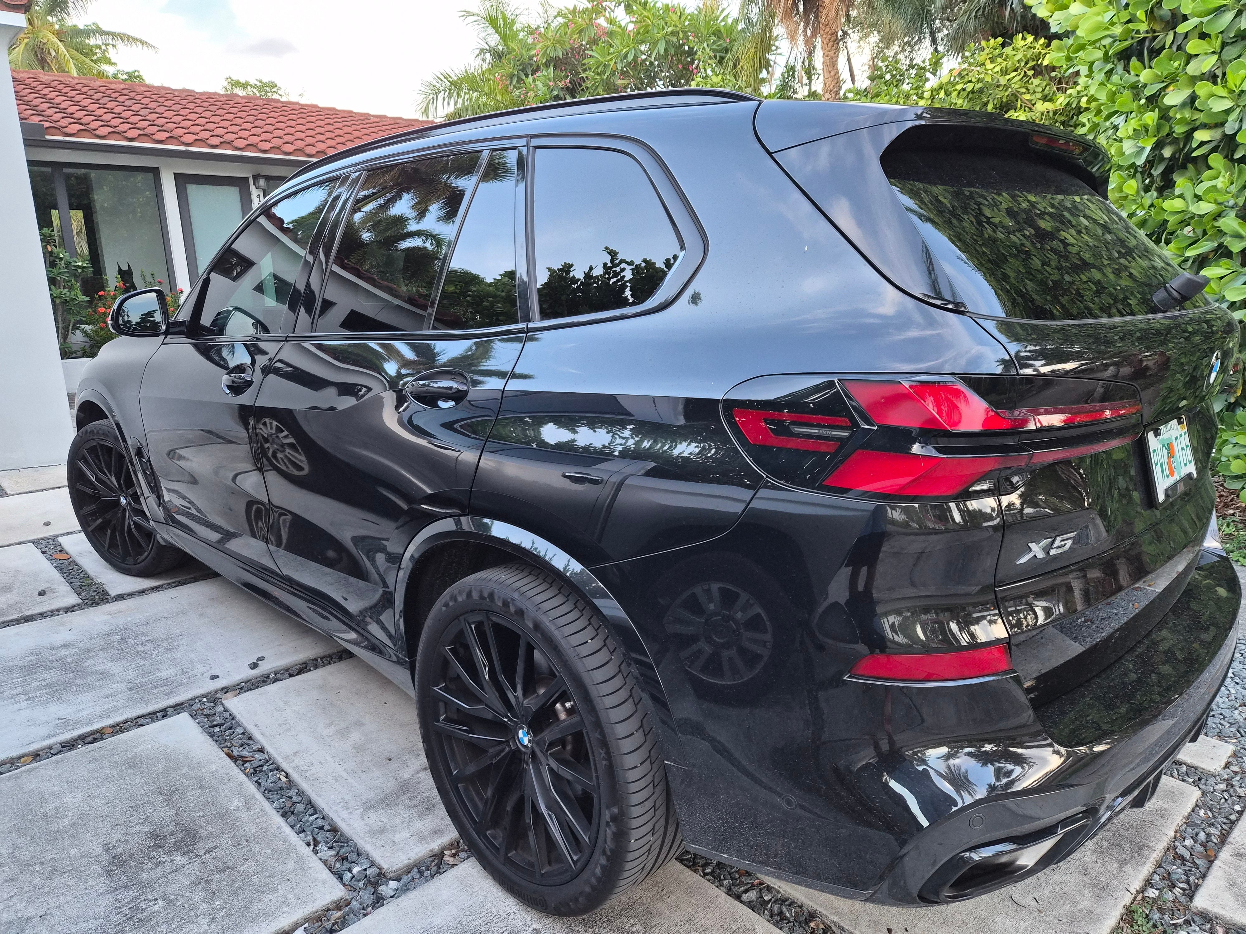 Used 2024 BMW X5 sDrive40i w/ M Sport Package RWD image 9