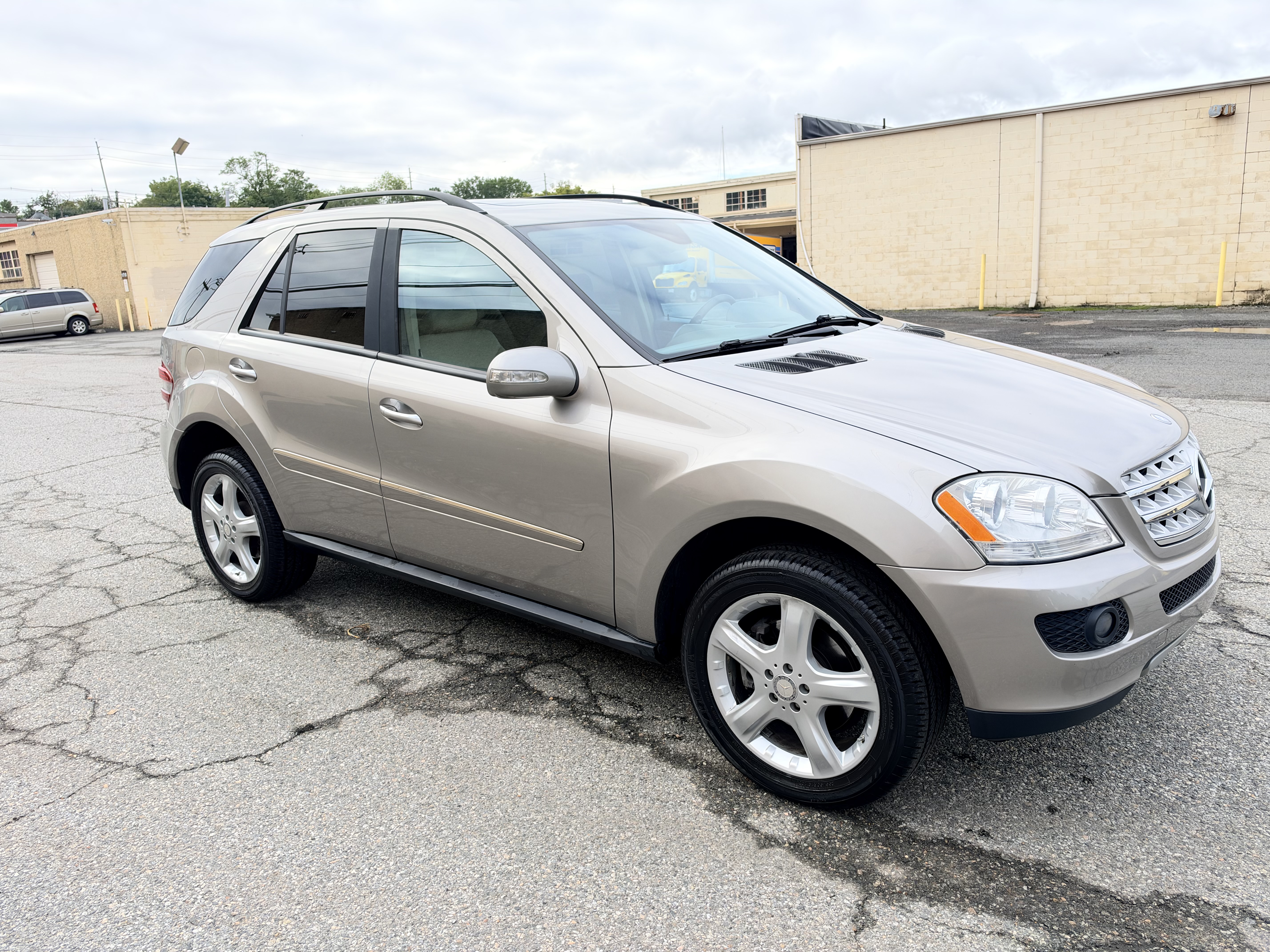 Used 2008 Mercedes-Benz ML 320 4MATIC image 4