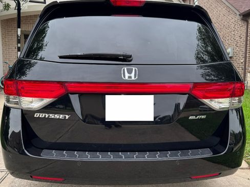 Used 2015 Honda Odyssey Touring Elite image 5