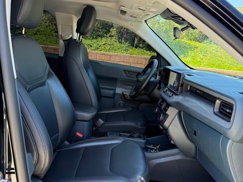 Used 2024 Ford Maverick Lariat w/ Black Appearance Package image 25