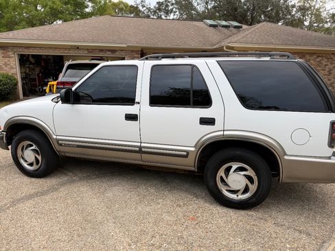Used 2000 Chevrolet Blazer LT image 4