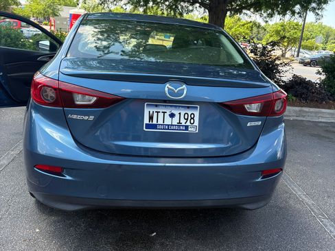 Used 2018 MAZDA MAZDA3 Touring image 8