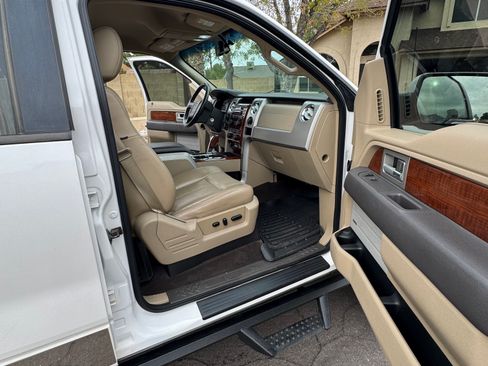 Used 2010 Ford F150 Lariat image 12