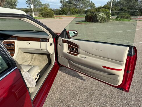 Used 2002 Cadillac Eldorado ESC w/ Preffered Equipment Group image 16