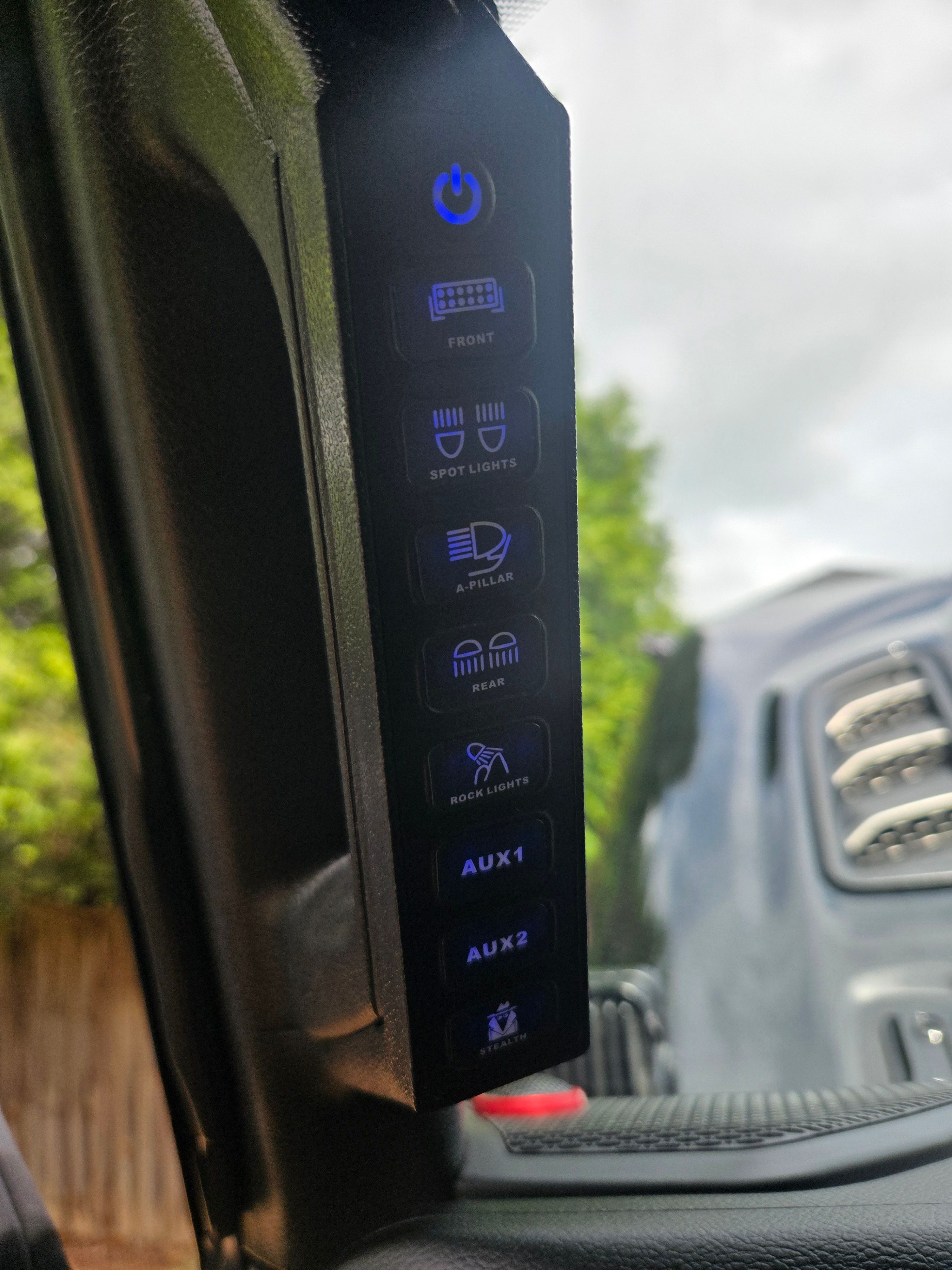 Used 2022 Jeep Wrangler Rubicon w/ Cold Weather Group AWD/4WD image 19