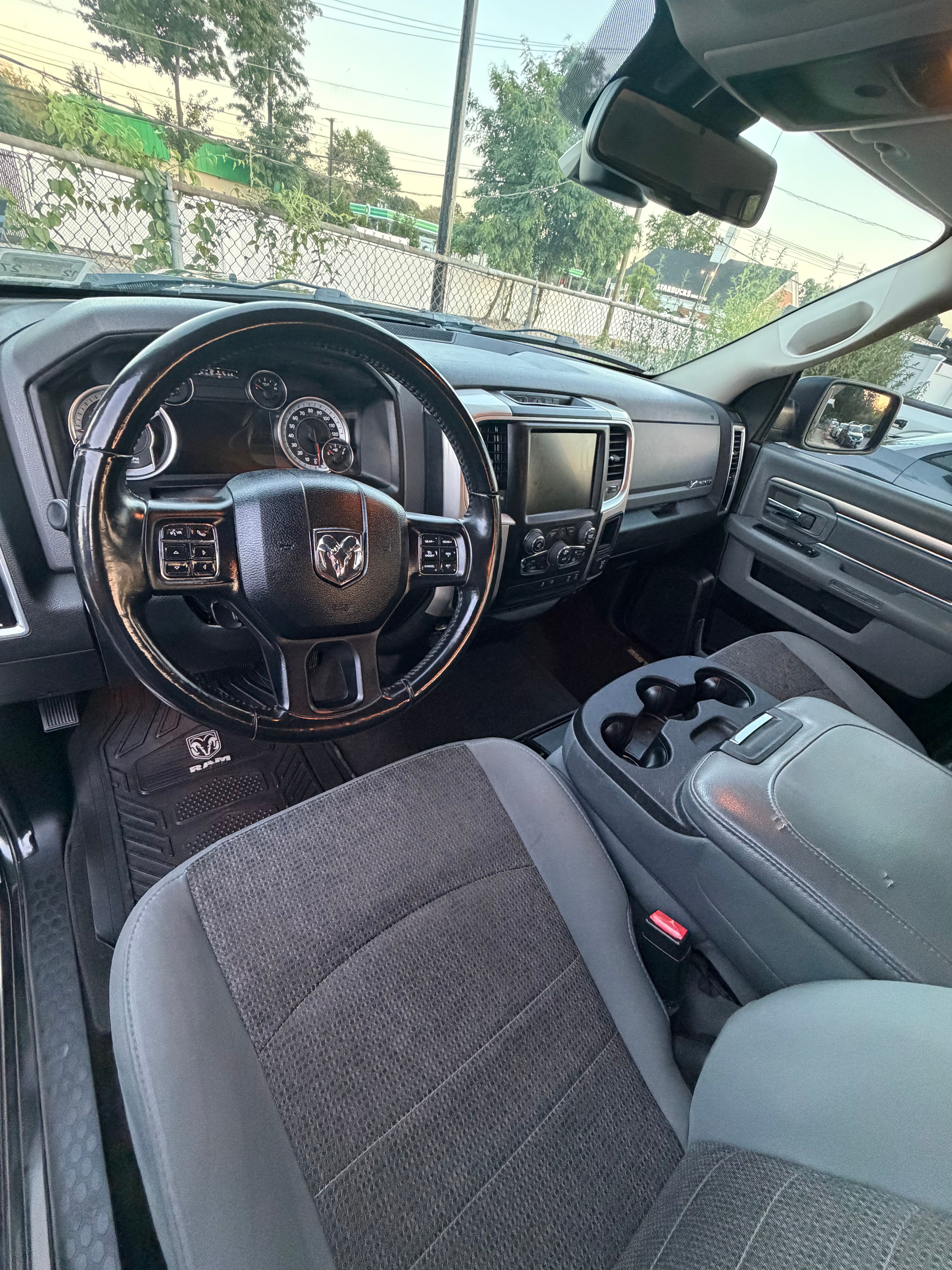 Used 2017 RAM 1500 Big Horn AWD/4WD image 9