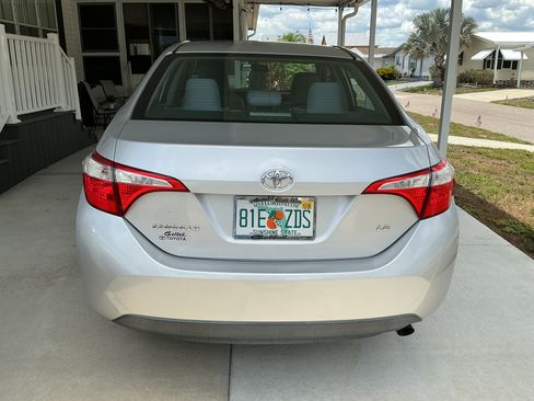 Used 2015 Toyota Corolla LE FWD image 4