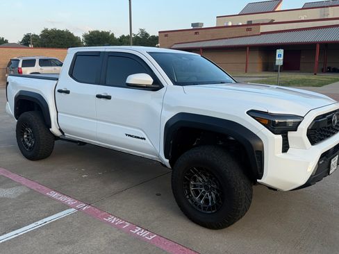 Used 2024 Toyota Tacoma TRD Off-Road AWD/4WD image 2