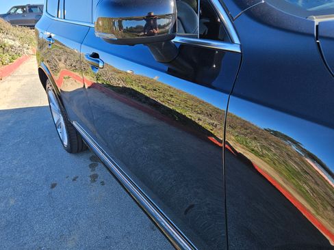 Used 2017 Volvo XC90 T8 Inscription w/ Luxury Package image 4