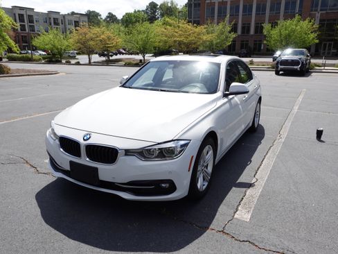 Used 2017 BMW 330i Sedan image 11