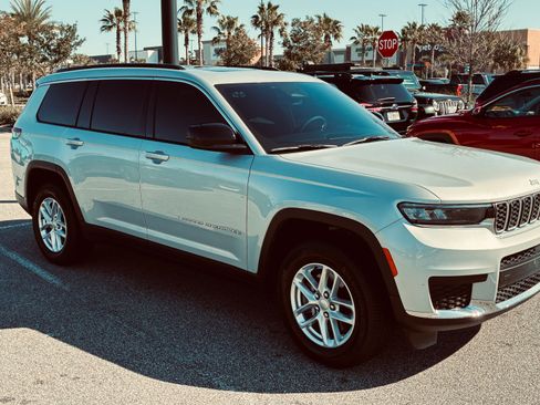 Used 2024 Jeep Grand Cherokee L Laredo w/ Luxury Tech Group I AWD/4WD image 2