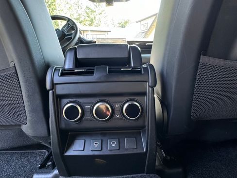 Used 2025 Land Rover Defender 130 X-Dynamic SE AWD/4WD image 12