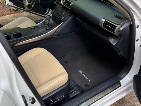 Used 2015 Lexus IS 250 w/ Navigation System Package image 12