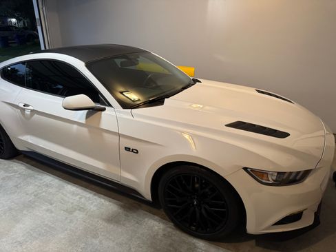 Used 2017 Ford Mustang GT w/ GT Performance Package image 14