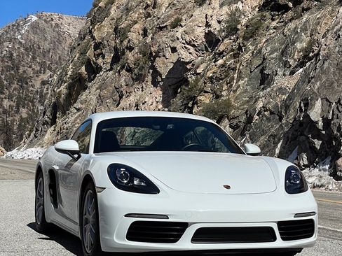 Used 2019 Porsche 718 Cayman image 15