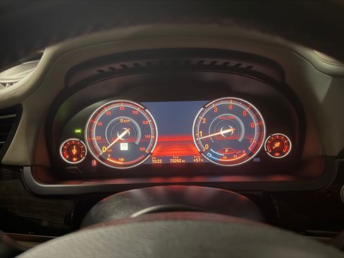 Used 2014 BMW 750i image 22