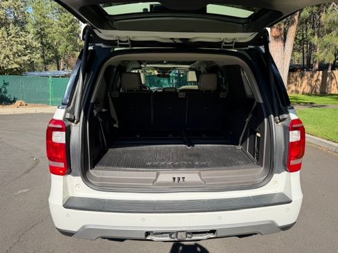 Used 2021 Ford Expedition XLT AWD/4WD image 13