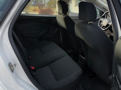 Used 2015 Ford Focus S image 8