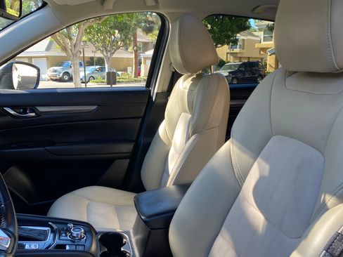 Used 2017 MAZDA CX-5 Touring w/ Preferred Equipment Package image 13