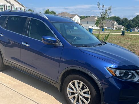 Used 2017 Nissan Rogue SV FWD image 11