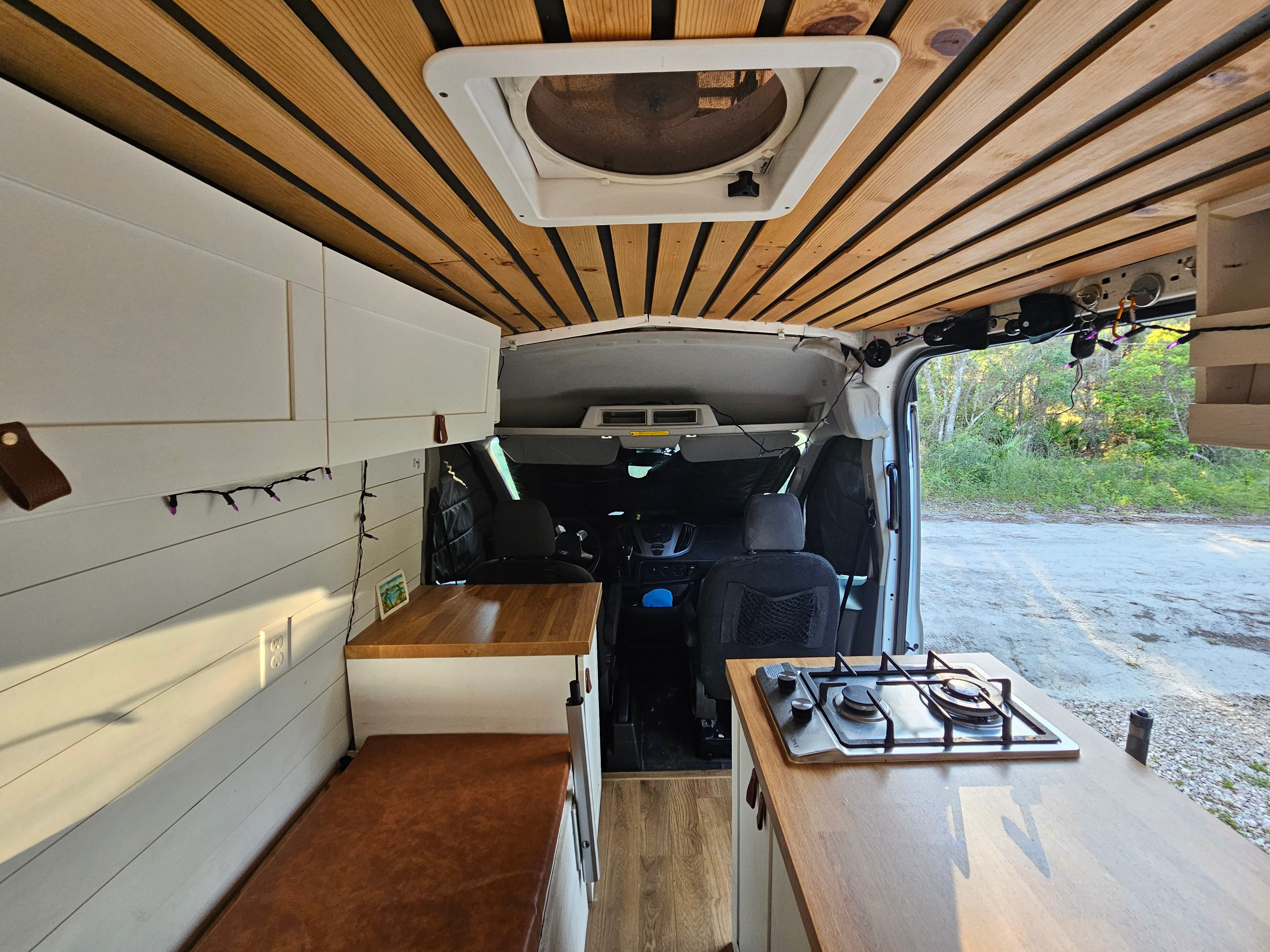 Used 2019 Ford Transit 250 148 Medium Roof RWD image 1