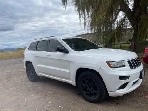 Used 2014 Jeep Grand Cherokee Summit image 6