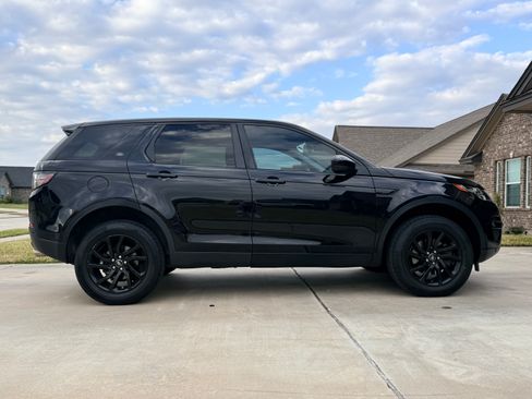 Used 2018 Land Rover Discovery Sport HSE image 2