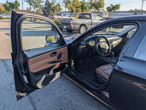 Used 2010 BMW 328i xDrive Sedan image 21