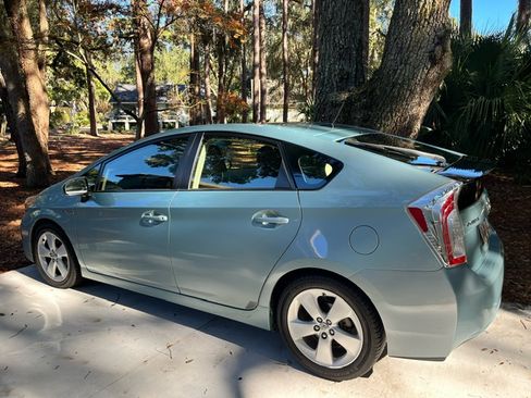 Used 2013 Toyota Prius Five image 8