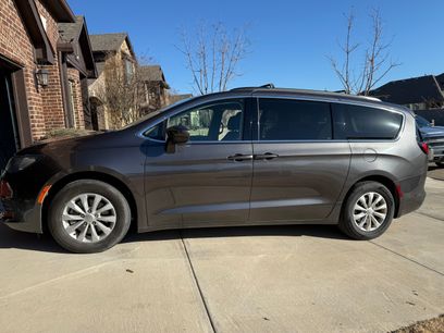Used 2017 Chrysler Pacifica Touring w/ Tire & Wheel Group
