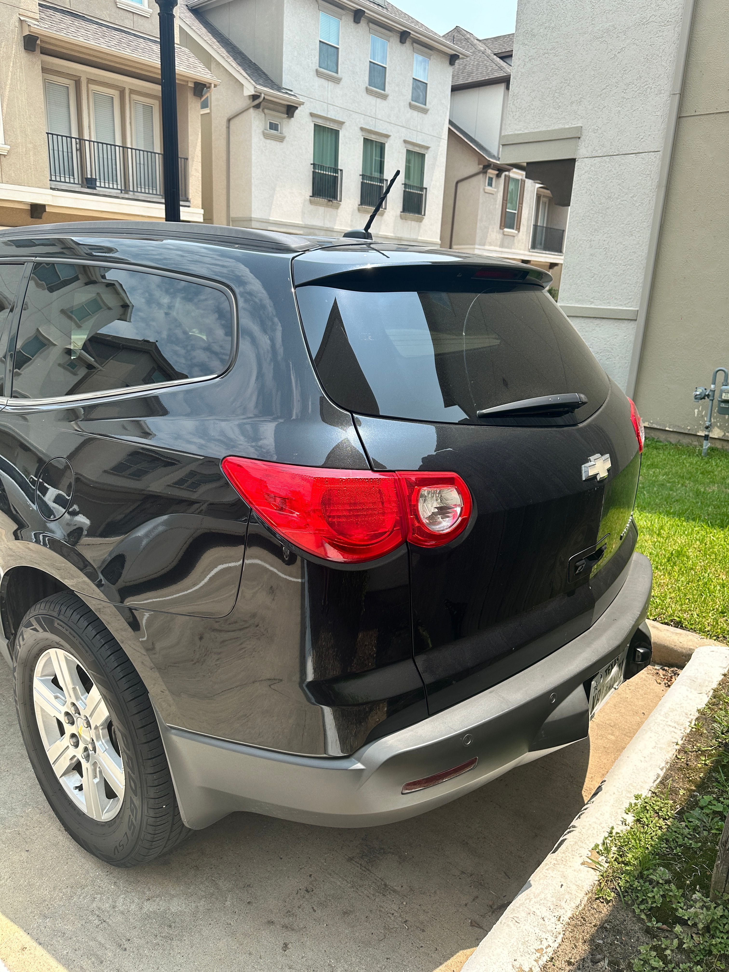 Used 2012 Chevrolet Traverse LT FWD image 11