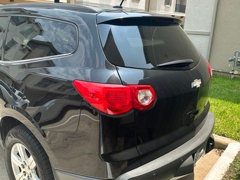 Used 2012 Chevrolet Traverse LT FWD image 11