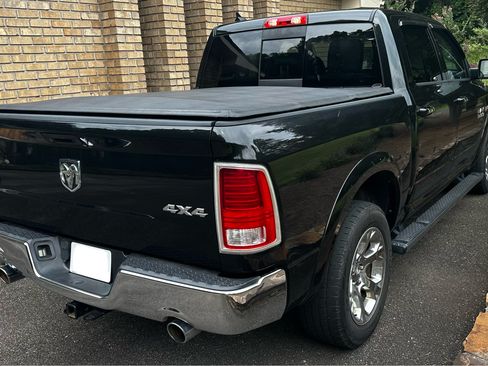 Used 2016 RAM 1500 Laramie w/ Convenience Group image 5