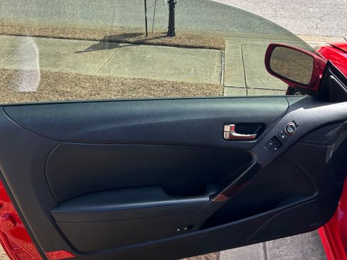 Used 2015 Hyundai Genesis 3.8 image 17