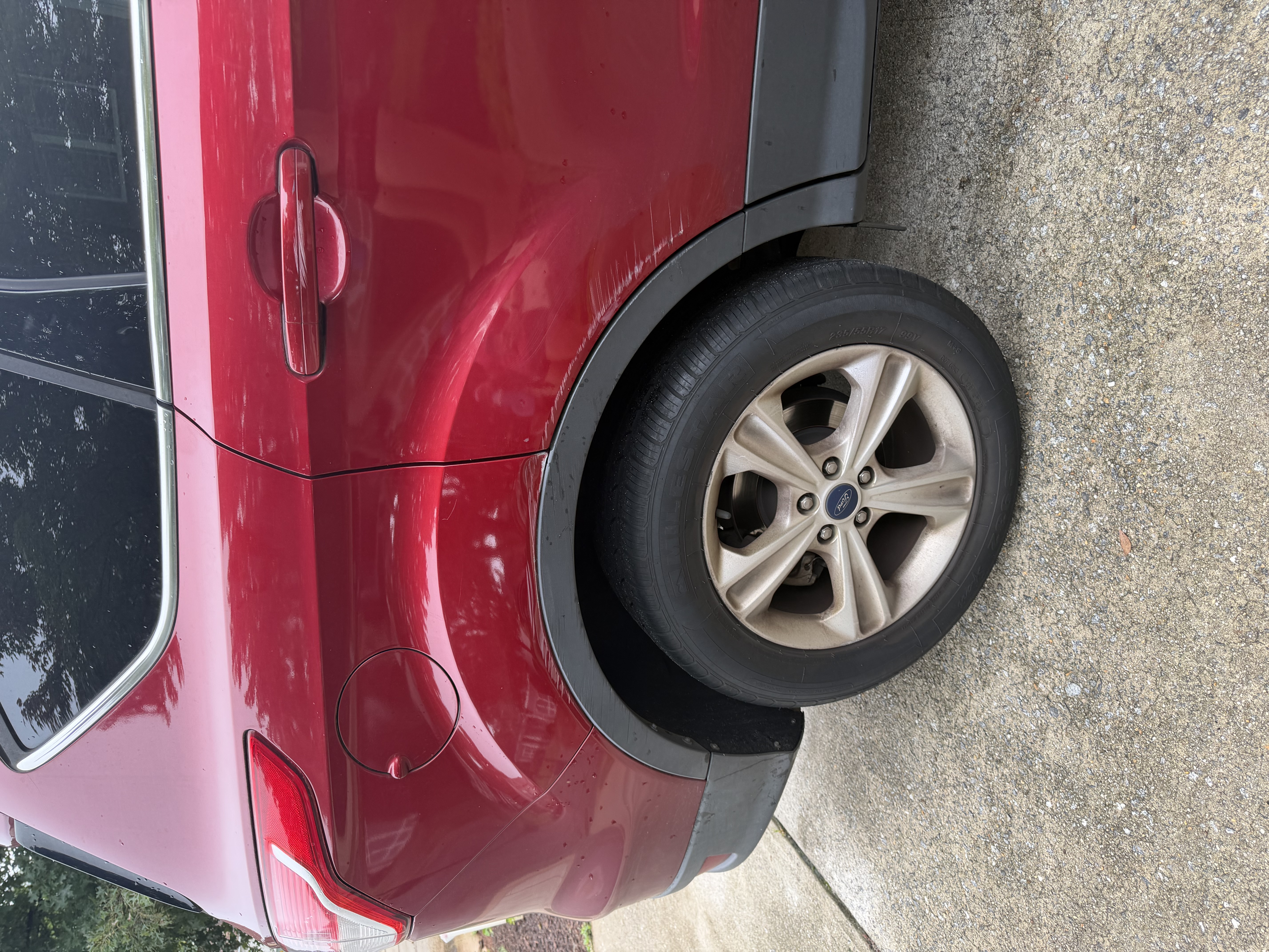 Used 2015 Ford Escape SE w/ Equipment Group 201A FWD image 2