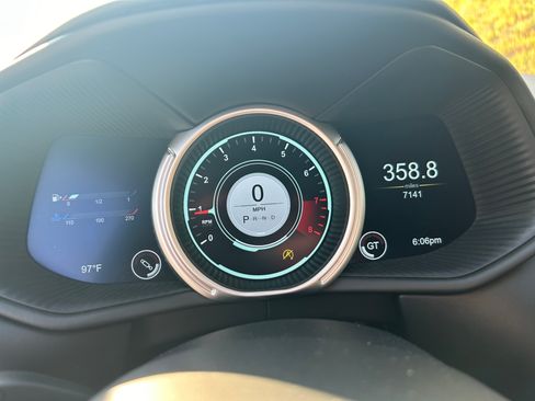 Used 2018 Aston Martin DB11 V12 RWD image 5