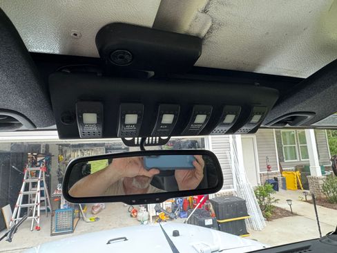 Used 2017 Jeep Wrangler Rubicon w/ Power Convenience Group image 14