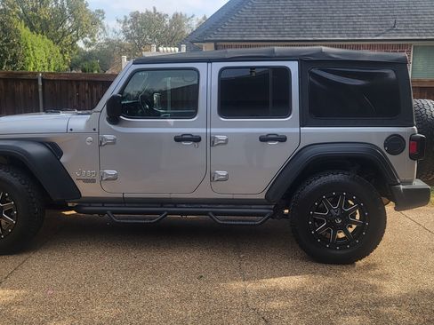 Used 2018 Jeep Wrangler Unlimited Sport S image 2