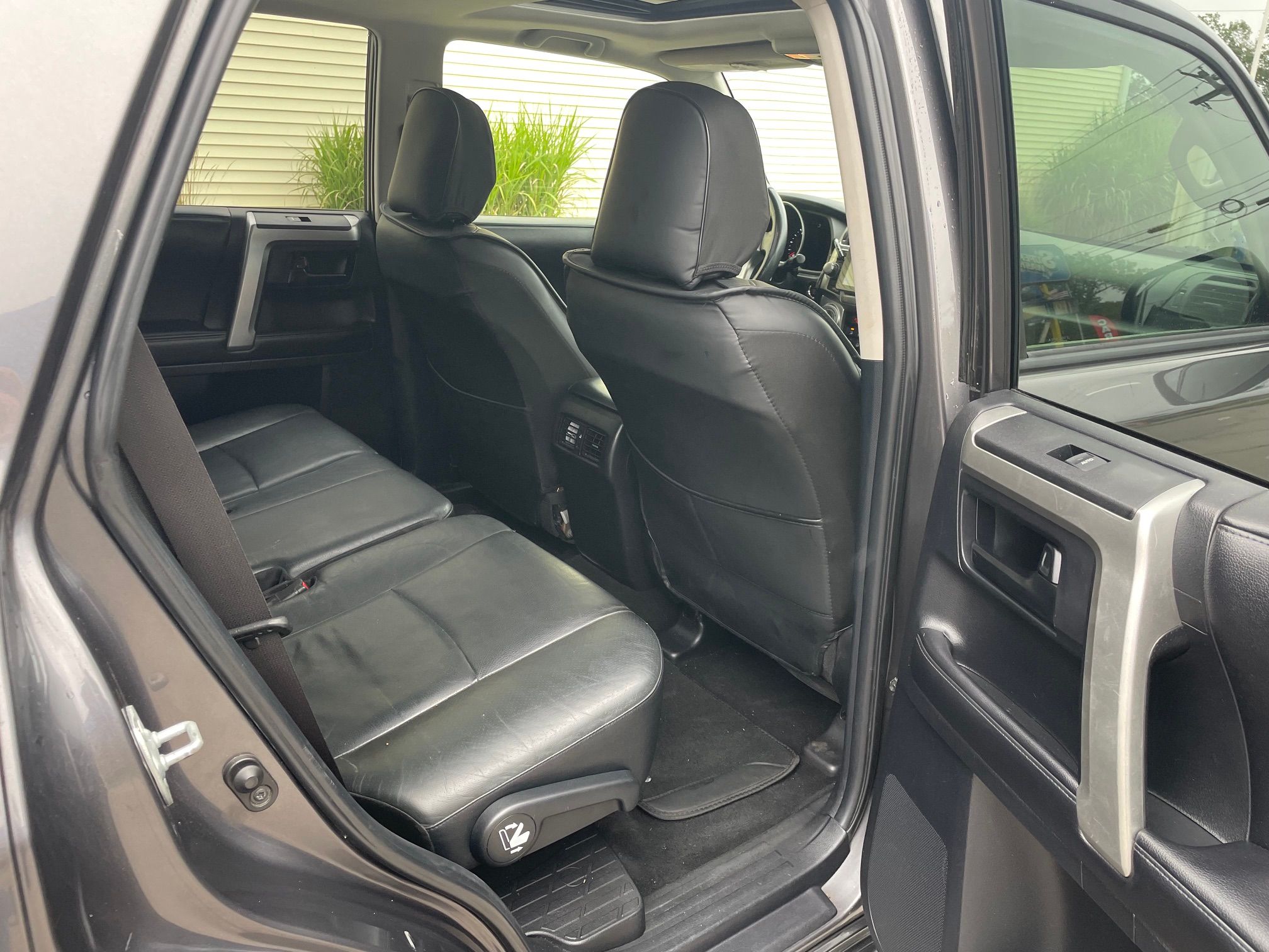 Used 2012 Toyota 4Runner Limited AWD/4WD image 13