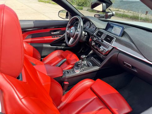 Used 2020 BMW M4 Convertible w/ Competition Package RWD image 30