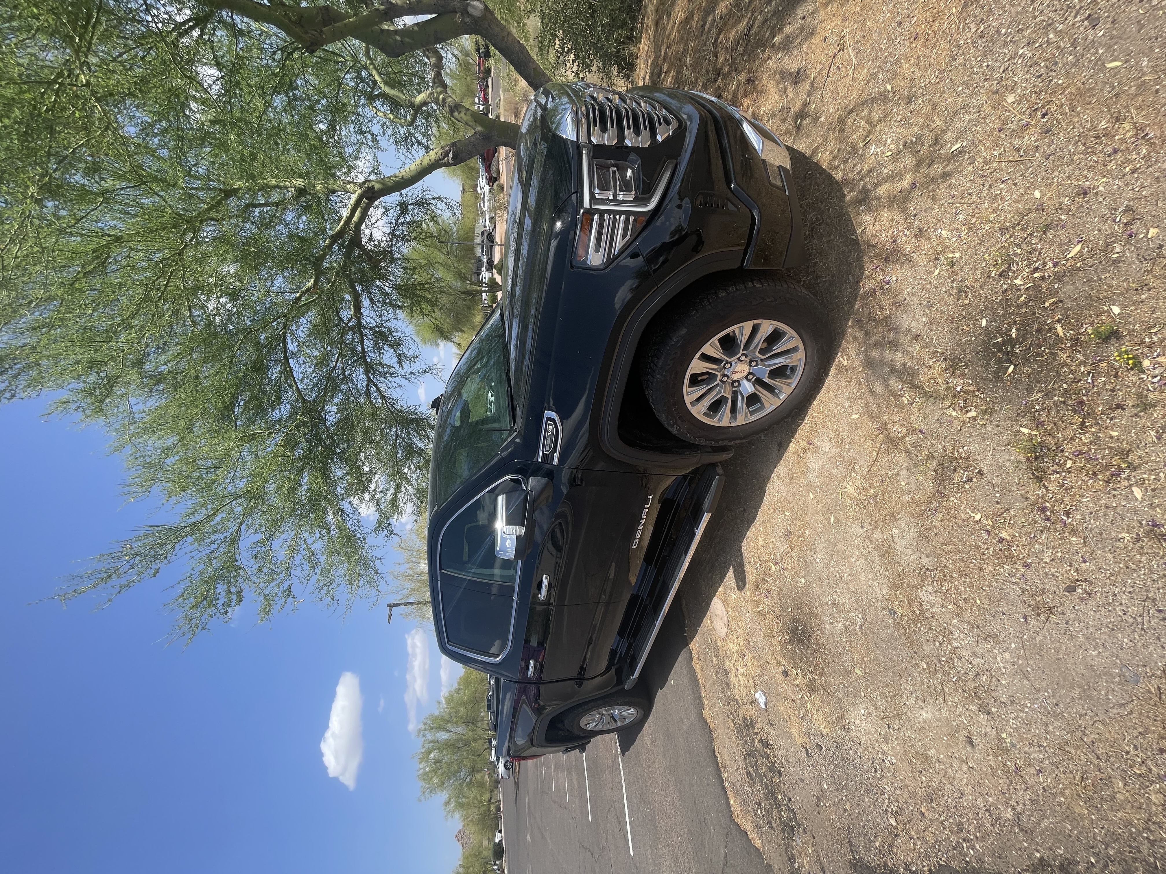 Used 2024 GMC Sierra 1500 Denali w/ Technology Package AWD/4WD image 4
