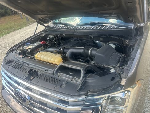 Used 2018 Ford Expedition Max XLT w/ Equipment Group 202A image 14