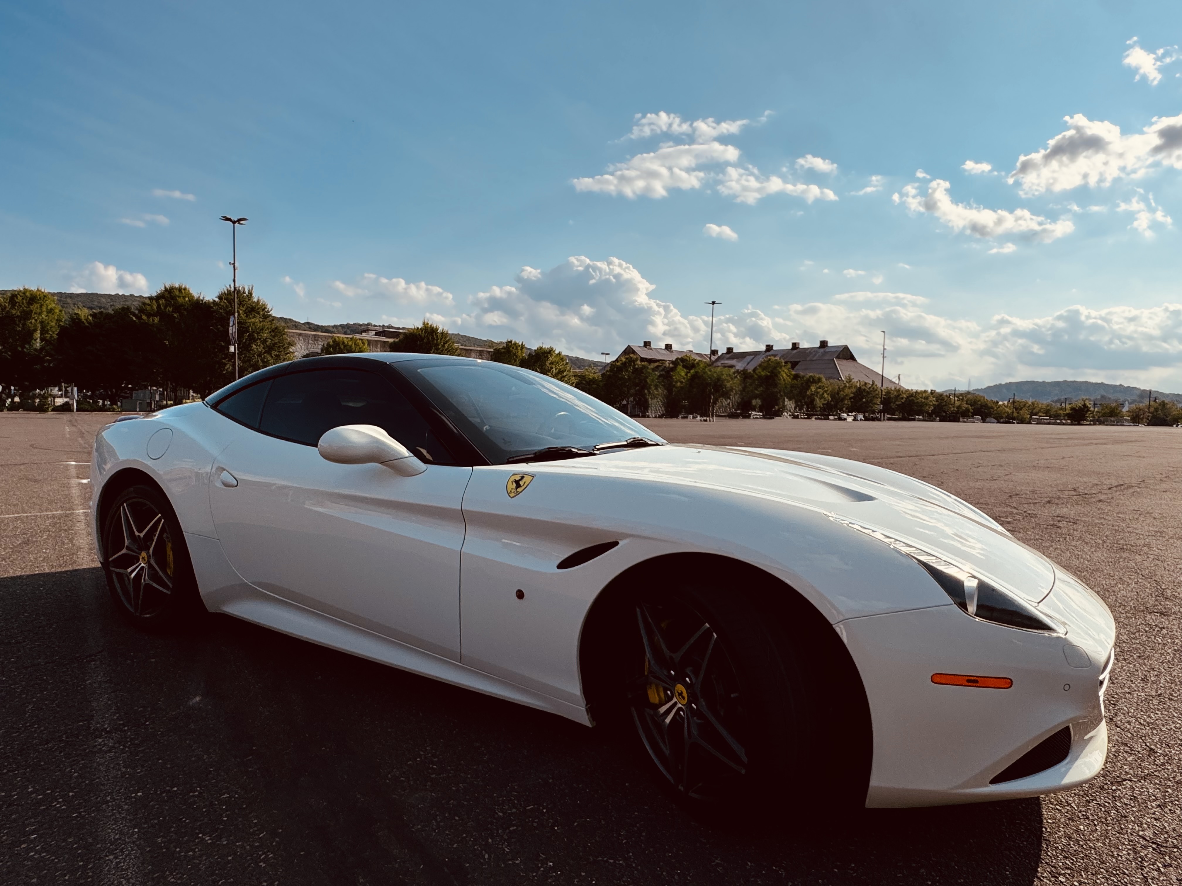 Used 2016 Ferrari California T RWD image 19