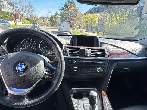 Used 2015 BMW 328i xDrive Sedan AWD/4WD image 4