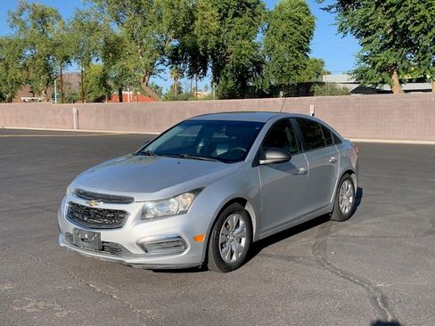 Used 2016 Chevrolet Cruze LS image 8