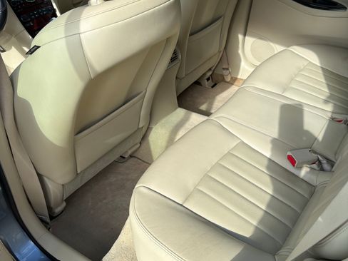 Used 2017 INFINITI QX50 2WD w/ Deluxe Touring Package image 18