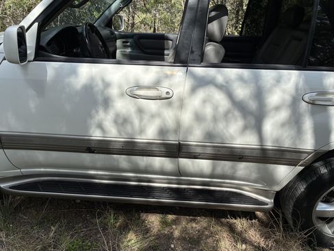 Used 2005 Toyota Land Cruiser AWD/4WD image 15
