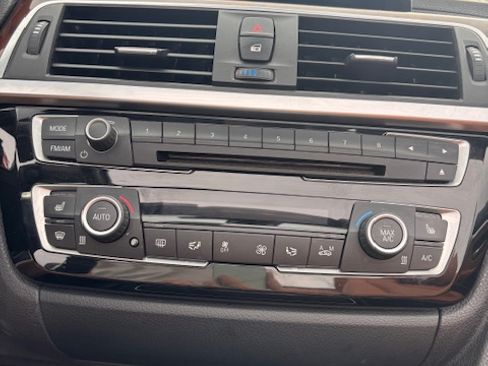 Used 2019 BMW 430i xDrive 430i xDrive Convertible 2D w/ Executive Package image 16