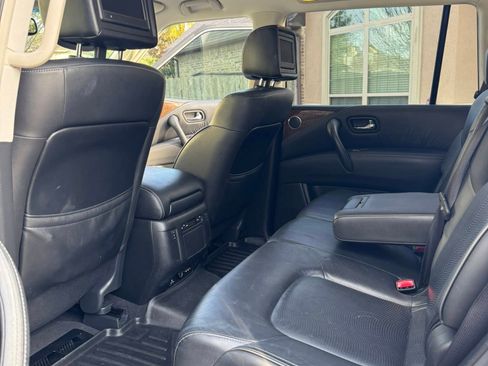 Used 2017 INFINITI QX80 2WD w/ Driver Assistance Package image 6